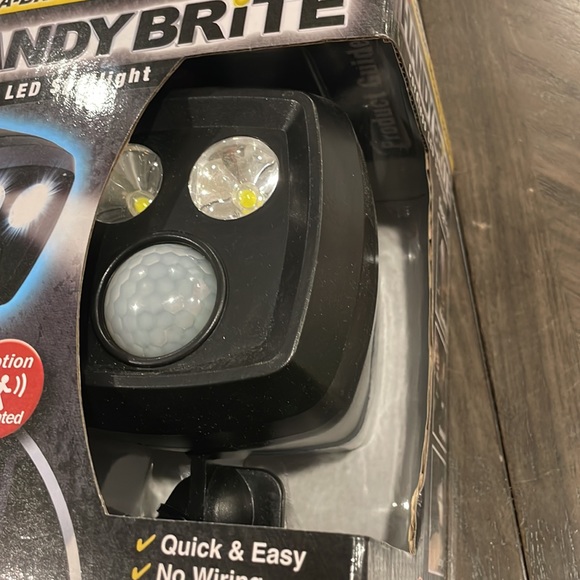 Handy Brite cordless LED spotlight - Picture 5 of 5